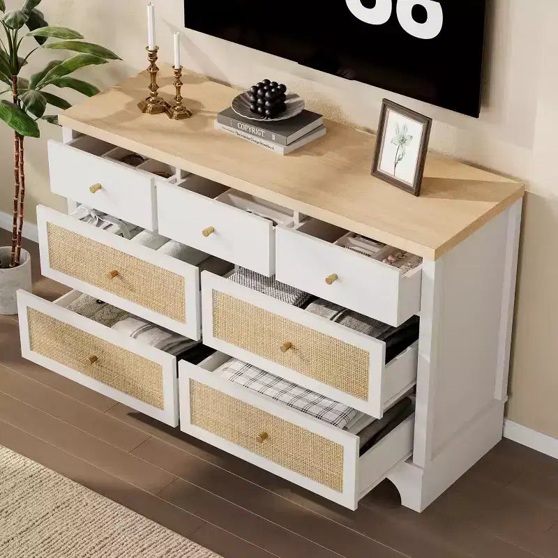 Commode à 7 tiroirs avec tiroirs en rotin naturel, coffre en bois avec base robuste