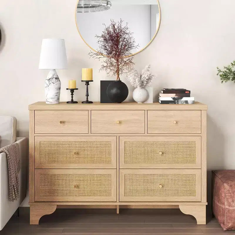 Commode à 7 tiroirs avec tiroirs en rotin naturel, coffre en bois avec base robuste