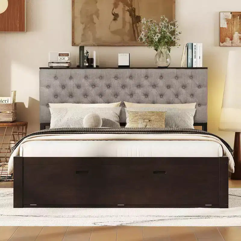 Lit plateforme queen en bois avec tête de lit de rangement, étagère à chaussures et 4 tiroirs
