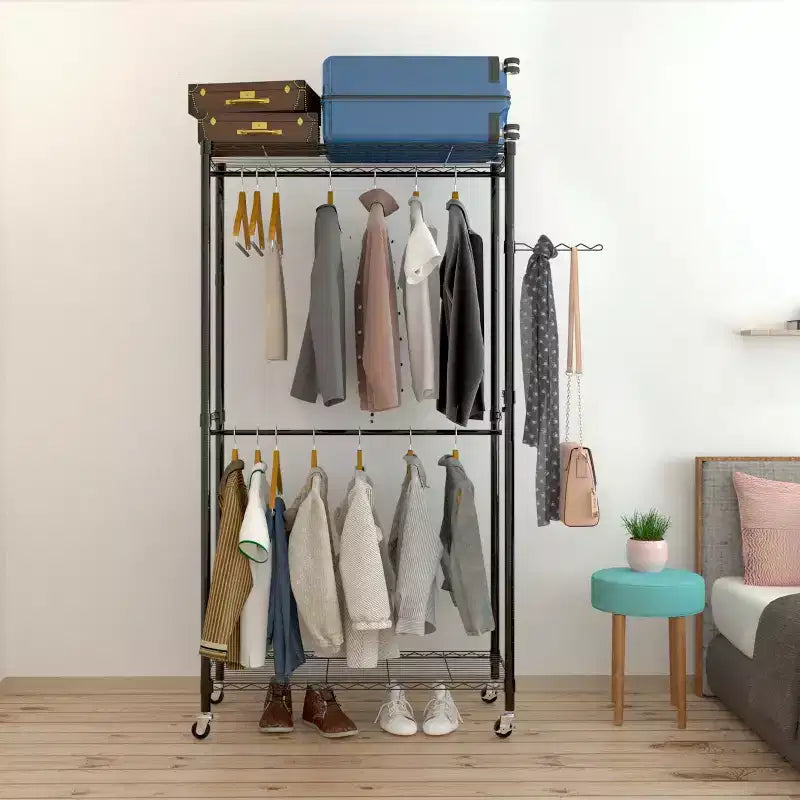 Porte-manteau en acier au carbone noir avec double barre transversale et espacement des couches réglable